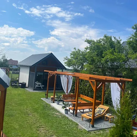 Zuzanna ロッジ Mieroszyno