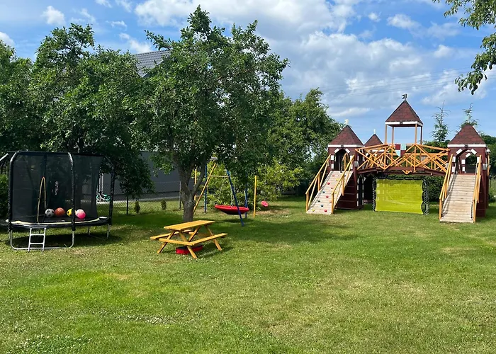 Zuzanna بيت خشبي