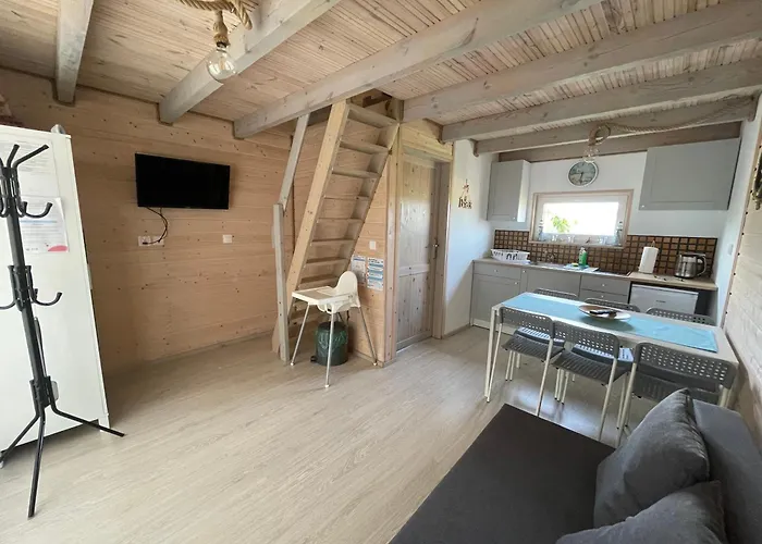 Zuzanna بيت خشبي *