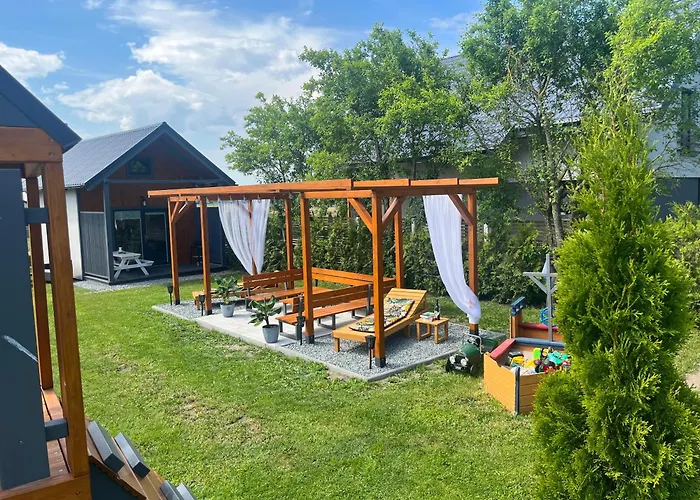 Zuzanna بيت خشبي